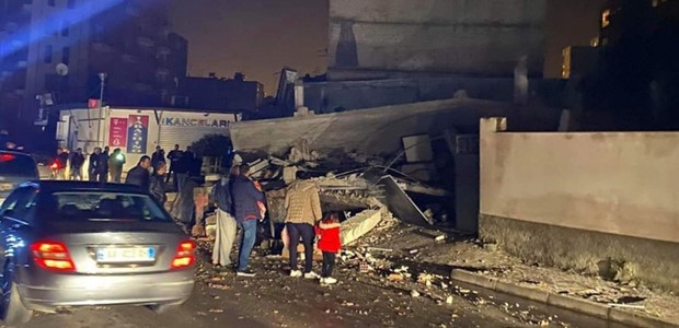 Ισχυρός σεισμός 6,4 ρίχτερ με θύματα και ζημιές